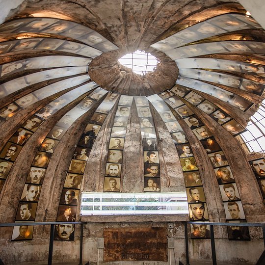 BunkArt2TiranaAlbania800px