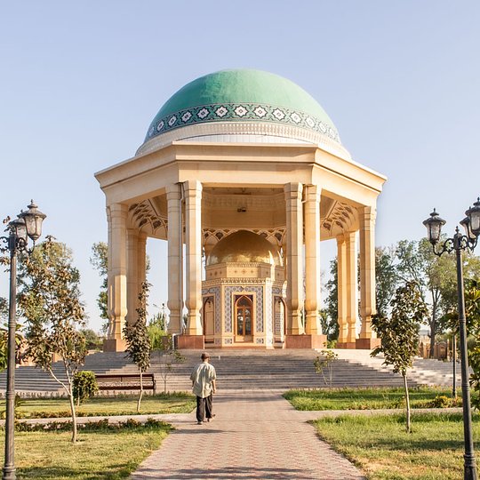 KamoliKhujandiMausoleumKhujandFerganaValleyTajikistan800