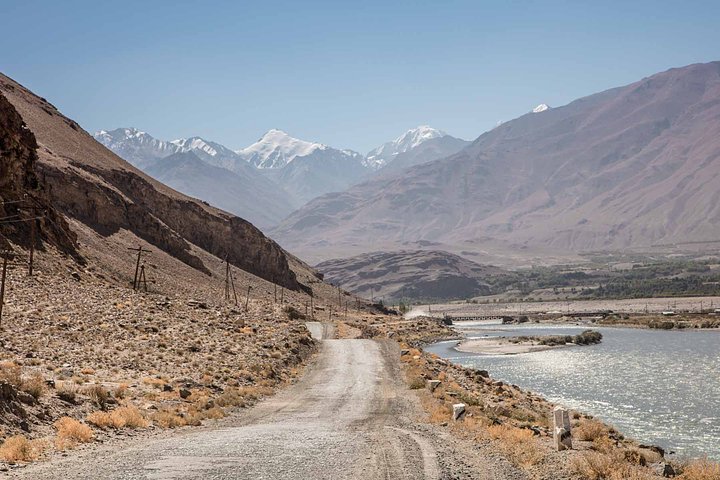 5 Days Across the Roof of the World: The Pamir Highway & Wakhan Valley Express